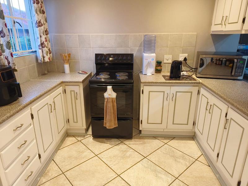 2 Bedroom Property for Sale in Langenhovenpark Free State